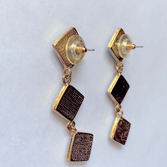 NWOT Blue Crystal Drop Earrings - Picture 3 of 4